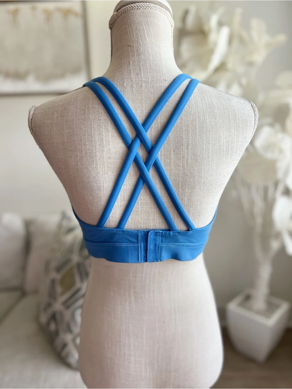 lululemon athletica Energy Adjustable Blue Strappy Crossback Sports Bra Size 10